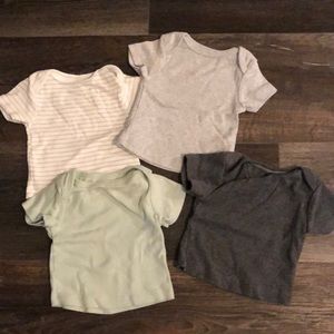 4 short sleeve tees